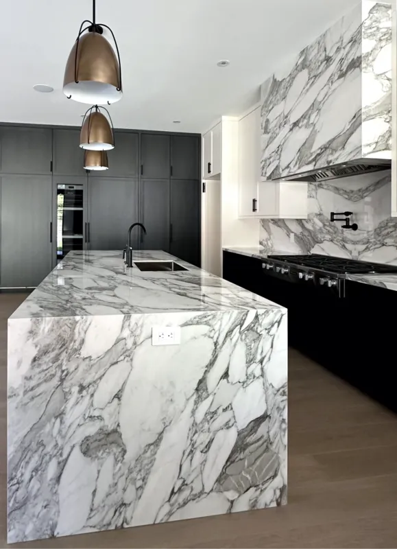 Kitchen Backsplash & Countertop project photo 3 by Prime Tiling Toronto